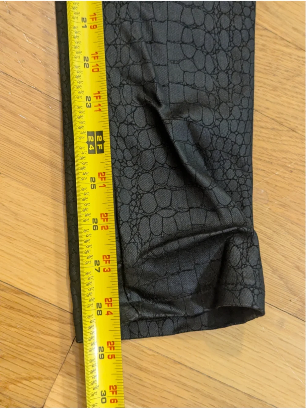 Black Crocodile Print Skinny Pants Medium